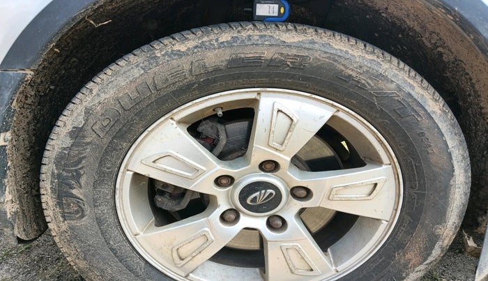 2012 Mahindra XUV500 W8, Diesel, Manual, 1,27,044 km, tyre