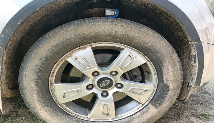 2012 Mahindra XUV500 W8, Diesel, Manual, 1,27,044 km, tyre