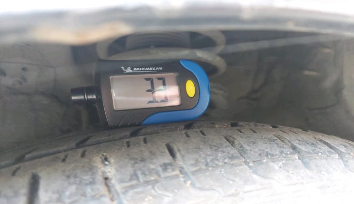 2010 Hyundai i10 MAGNA 1.2, Petrol, Manual, 1,18,358 km, tyre