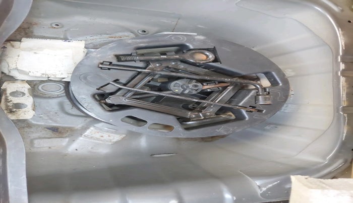 2010 Hyundai i10 MAGNA 1.2, Petrol, Manual, 1,18,358 km, tyre