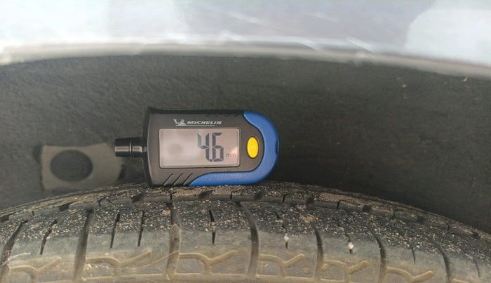 2011 Hyundai i10 SPORTZ 1.2, Petrol, Manual, 1,20,268 km, tyre