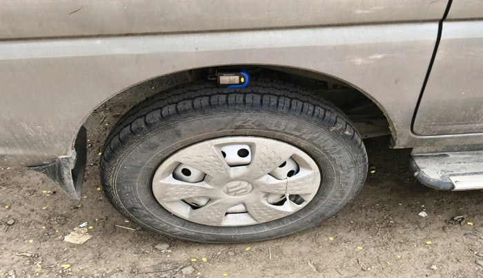 2023 Maruti Eeco 5 STR AC, Petrol, Manual, 9,124 km, tyre