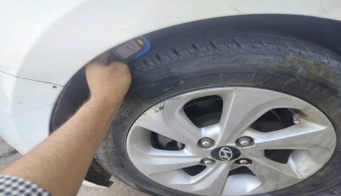 2019 Hyundai Xcent SX 1.2, Petrol, Manual, 65,246 km, tyre