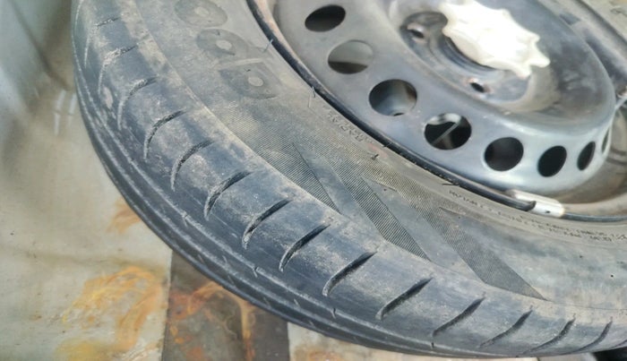 2019 Hyundai Xcent SX 1.2, Petrol, Manual, 65,246 km, tyre