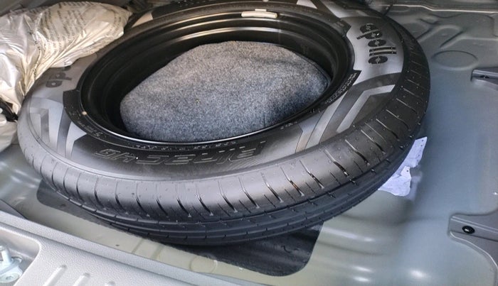 2025 Hyundai Creta SX TECH 1.5 PETROL, Petrol, Manual, 11,402 km, tyre