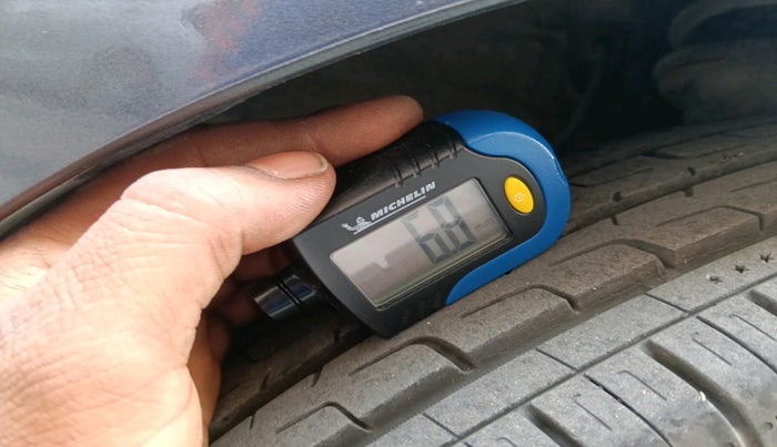 2011 Hyundai i10 MAGNA 1.2, Petrol, Manual, 1,09,617 km, tyre