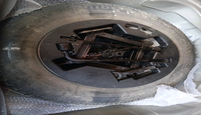 2011 Hyundai i10 MAGNA 1.2, Petrol, Manual, 1,09,617 km, tyre