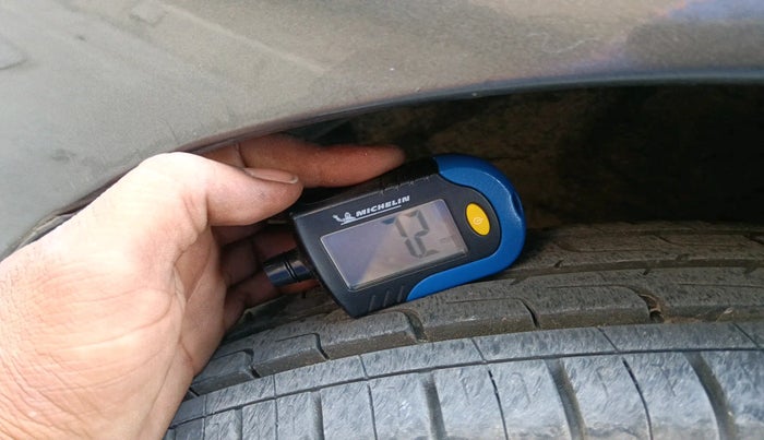 2011 Hyundai i10 MAGNA 1.2, Petrol, Manual, 1,09,617 km, tyre