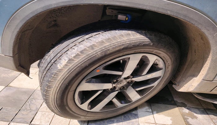 2021 Tata Safari XZ PLUS 6 S, Diesel, Manual, 83,025 km, tyre