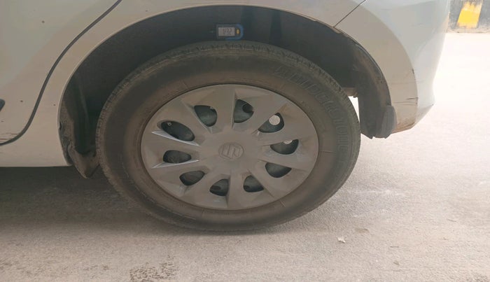 2019 Maruti Swift VXI AMT, Petrol, Automatic, 1,80,750 km, tyre