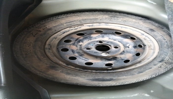 2016 Maruti Swift VDI (O), Diesel, Manual, 1,57,865 km, tyre