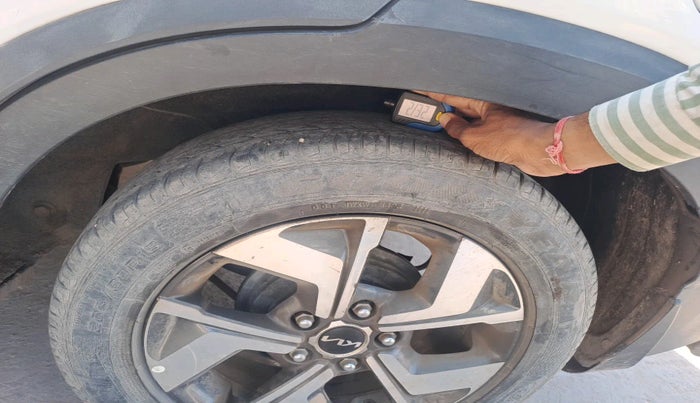 2020 KIA SONET HTX 1.5, Diesel, Manual, 1,04,174 km, tyre