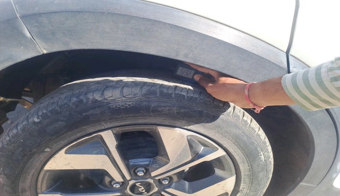 2020 KIA SONET HTX 1.5, Diesel, Manual, 1,04,174 km, tyre