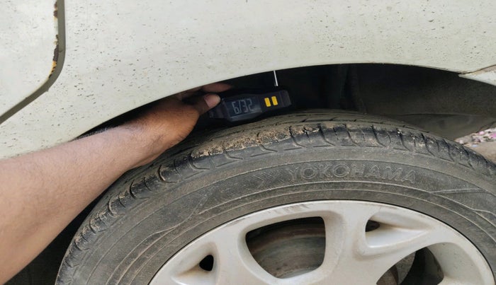 2012 Renault Scala RXZ DIESEL, Diesel, Manual, 1,51,507 km, tyre