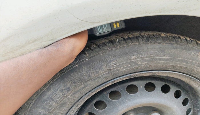 2012 Renault Scala RXZ DIESEL, Diesel, Manual, 1,51,507 km, tyre