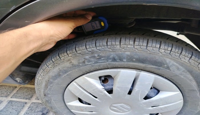 2019 Maruti Alto 800 LXI CNG, Petrol, Manual, 69,306 km, tyre