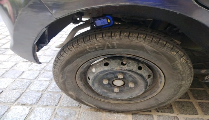 2019 Maruti Alto 800 LXI CNG, Petrol, Manual, 69,306 km, tyre