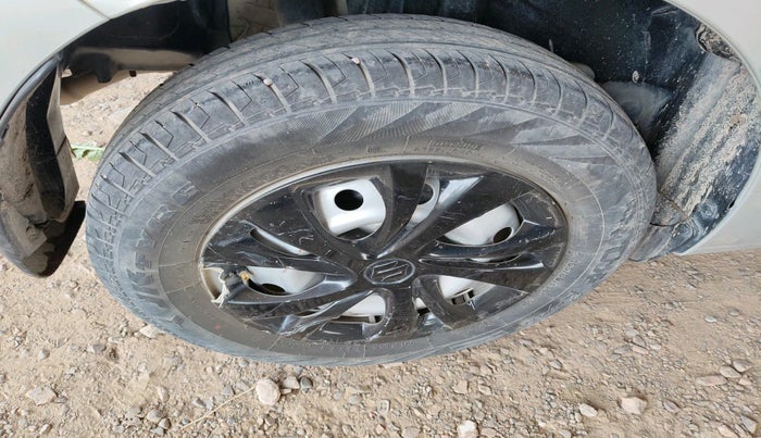 2022 Maruti Swift LXI, Petrol, Manual, 39,416 km, tyre