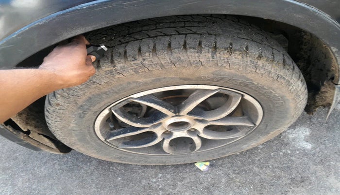 2013 Mahindra XUV500 W6, Diesel, Manual, 1,18,550 km, tyre