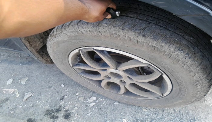 2013 Mahindra XUV500 W6, Diesel, Manual, 1,18,550 km, tyre