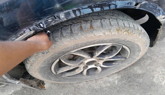 2013 Mahindra XUV500 W6, Diesel, Manual, 1,18,550 km, tyre