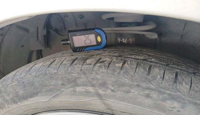 2013 Toyota Etios GD SP, Diesel, Manual, 1,59,607 km, tyre