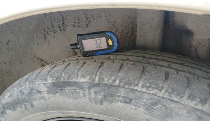 2013 Toyota Etios GD SP, Diesel, Manual, 1,59,607 km, tyre