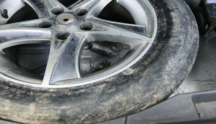 2013 Toyota Corolla Altis J DIESEL, Diesel, Manual, 1,42,923 km, tyre