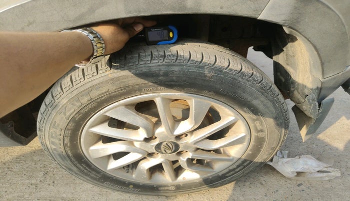 2017 Mahindra Kuv100 K6 6 STR, Petrol, Manual, 62,569 km, tyre