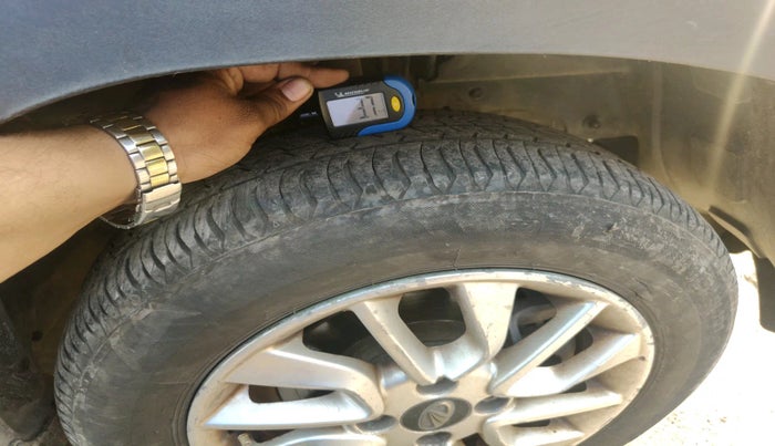 2017 Mahindra Kuv100 K6 6 STR, Petrol, Manual, 62,569 km, tyre