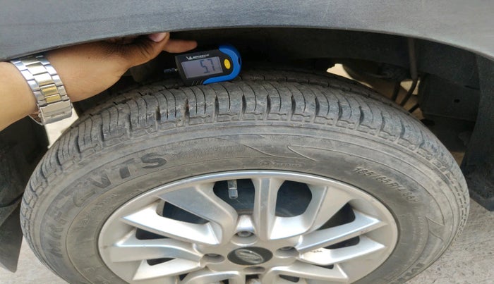 2017 Mahindra Kuv100 K6 6 STR, Petrol, Manual, 62,569 km, tyre