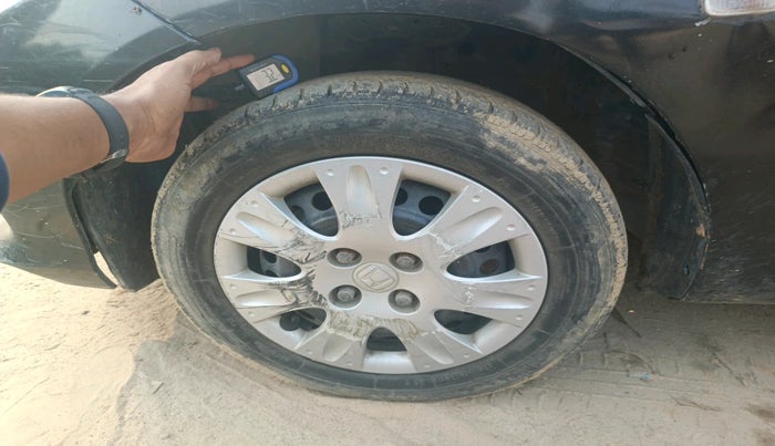 2017 Honda Amaze 1.2L I-VTEC S, Petrol, Manual, 74,749 km, tyre