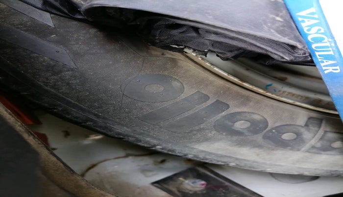 2017 Maruti Wagon R 1.0 LXI CNG, Petrol, Manual, 1,39,738 km, tyre