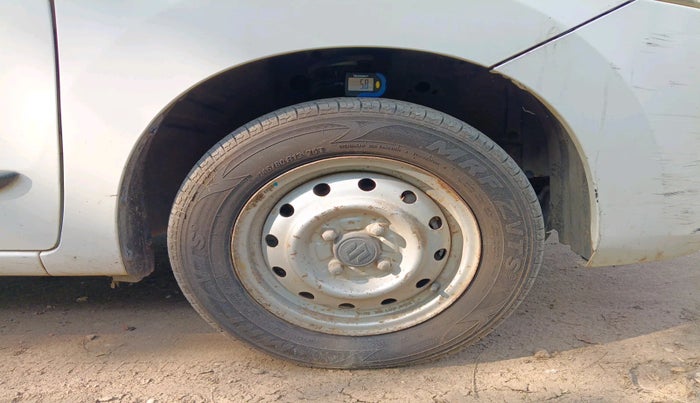 2017 Maruti Wagon R 1.0 LXI CNG, Petrol, Manual, 1,39,738 km, tyre