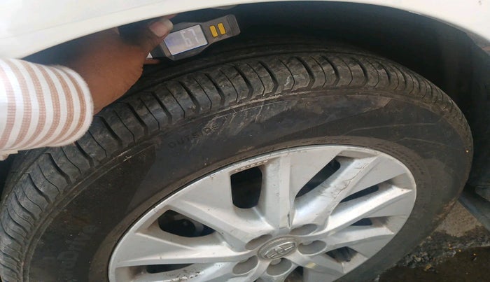 2017 Toyota Corolla Altis G PETROL, Petrol, Manual, 49,303 km, tyre