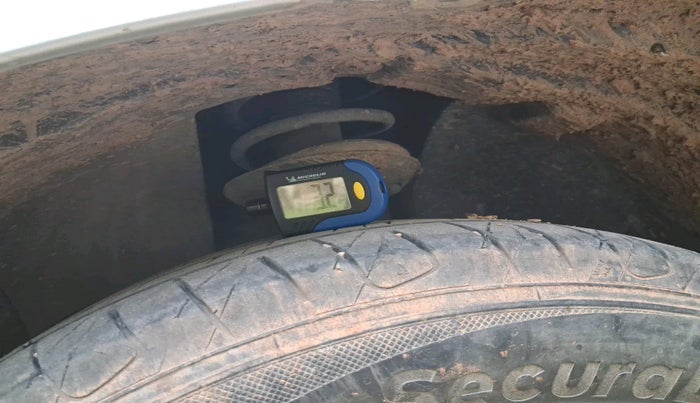 2014 Renault Duster RXL PETROL, Petrol, Manual, 1,47,005 km, tyre