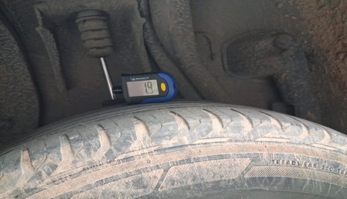 2014 Renault Duster RXL PETROL, Petrol, Manual, 1,47,005 km, tyre