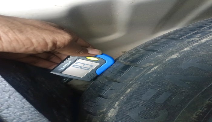 2015 Maruti Ciaz ZXI, Petrol, Manual, 72,182 km, tyre