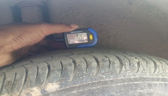 2015 Maruti Ciaz ZXI, Petrol, Manual, 72,182 km, tyre