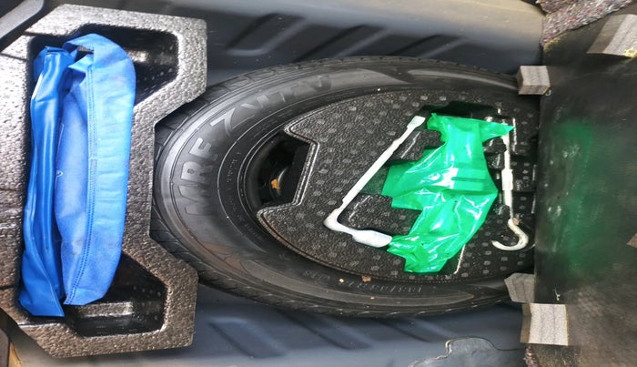 2019 Maruti Ciaz ALPHA 1.5 SHVS PETROL, Petrol, Manual, 75,975 km, tyre