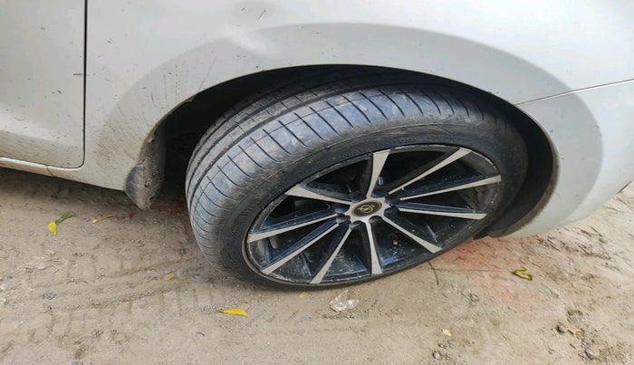 2023 Maruti Swift VXI, Petrol, Manual, 28,209 km, tyre