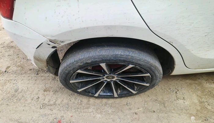 2023 Maruti Swift VXI, Petrol, Manual, 28,209 km, tyre