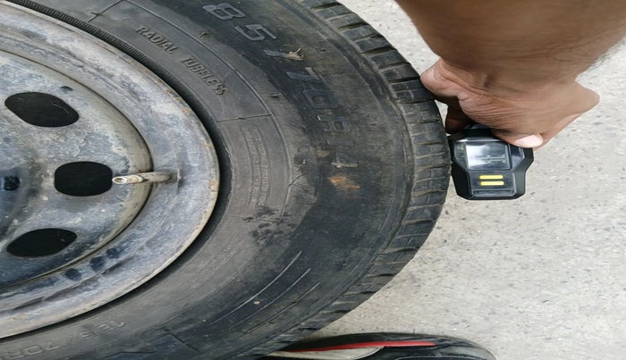 2017 Mahindra KUV 100 NXT K4+ D 6 STR, Diesel, Manual, 59,763 km, tyre