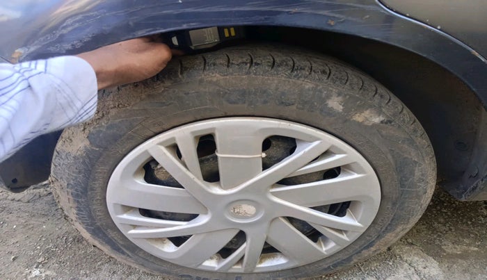 2011 Ford Figo ZXI 1.4 DIESEL, Diesel, Manual, 1,42,722 km, tyre