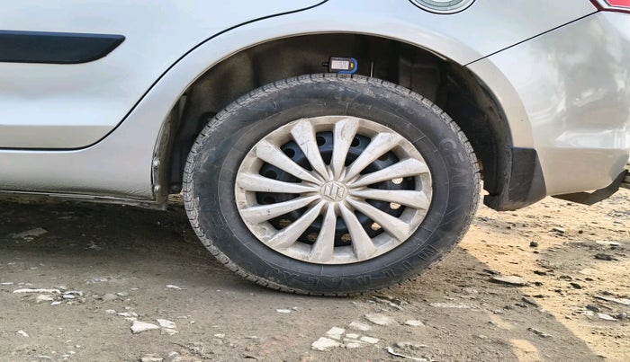 2016 Maruti Swift Dzire VDI, Diesel, Manual, 40,339 km, tyre