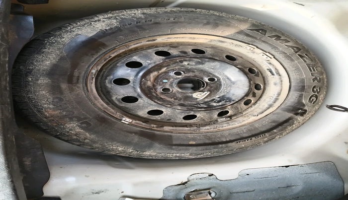 2016 Maruti Swift Dzire VDI, Diesel, Manual, 40,339 km, tyre