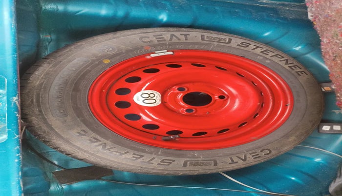 2021 Renault Kwid CLIMBER 1.0 (O), Petrol, Manual, 56,143 km, tyre