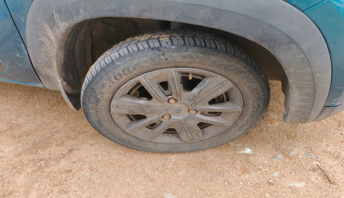 2021 Renault Kwid CLIMBER 1.0 (O), Petrol, Manual, 56,143 km, tyre