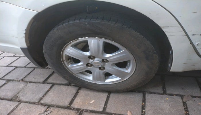 2010 Maruti Swift Dzire ZXI 1.3, Petrol, Manual, 1,40,701 km, tyre