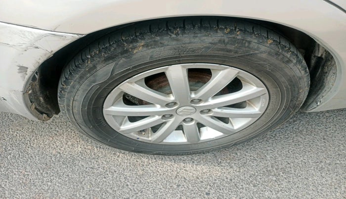 2010 Maruti SX4 ZXI, Petrol, Manual, 1,53,768 km, tyre